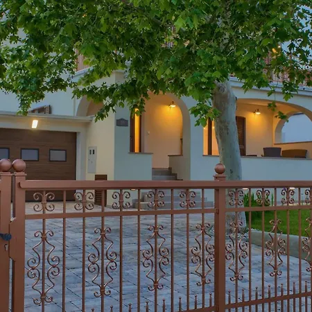 Toic Villa